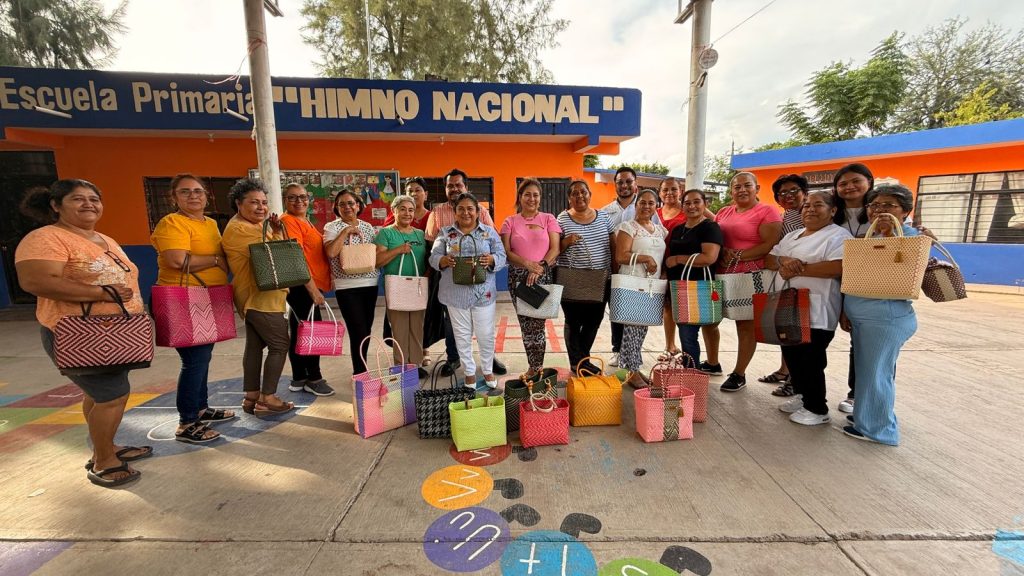 Con gran entusiasmo se dio por concluido el Taller de Toquilla en el Barrio Quinto del Refugio!