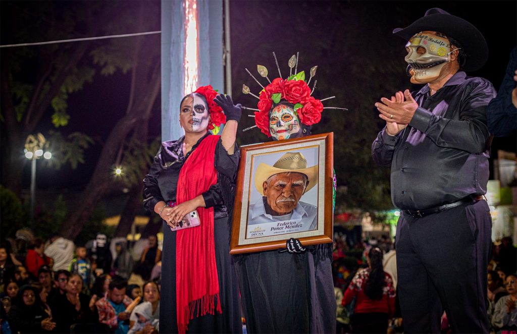 Con un ambiente lleno de cultura, tradición y misticismo, la Presidencia Municipal de Ciudad Fernández en coordinación con el Sistema Municipal DIF, dieron por concluida de manera exitosa la segunda edición del Xantolo Fernandense 2025, celebración que vistió las calles del municipio con color, música y devoción hacia nuestros fieles difuntos.